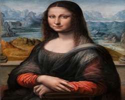 The famous painting 'Mona Lisa' was once hung in this museum. In 1911, this painting was stolen from the Louvre Paris museum. The thief tried to sell 